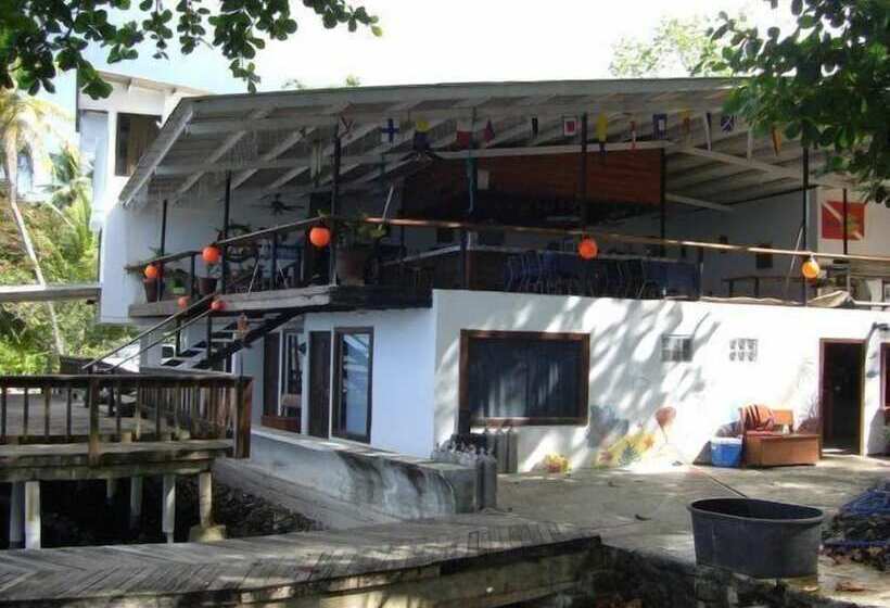 בית מלון כפרי Panama Divers & Octopus Garden Dive Center