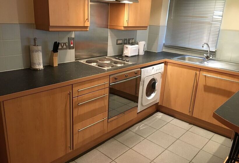 هتل Starlite Serviced Apartments