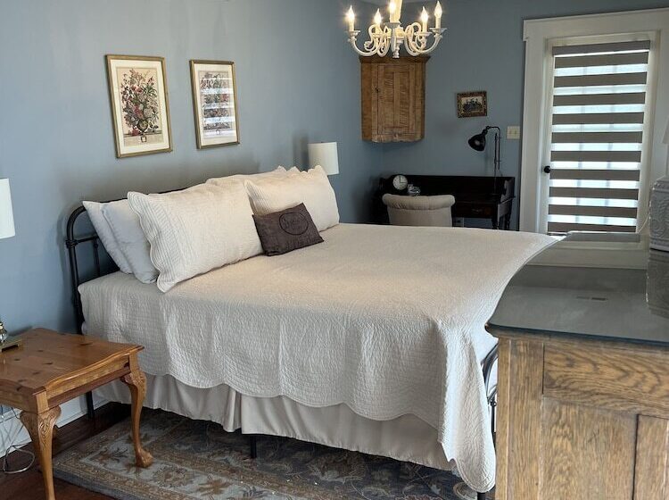 هتل The Buxton Inn