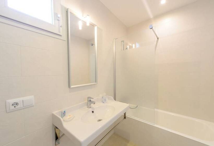 Lili Apartments