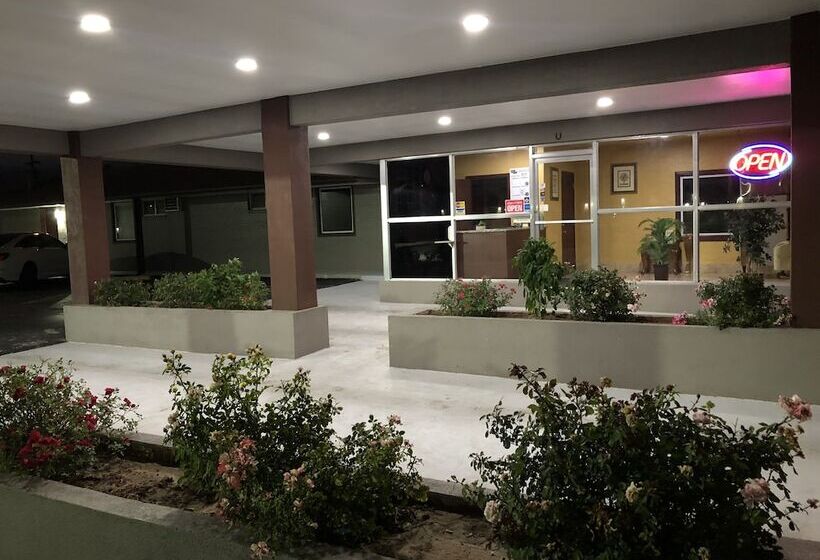 فندق على الطريق Budget Inn Ada