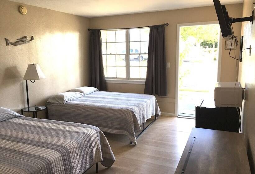 فندق على الطريق Cedar Inn