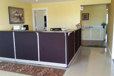 مُتل Melville Country Inn