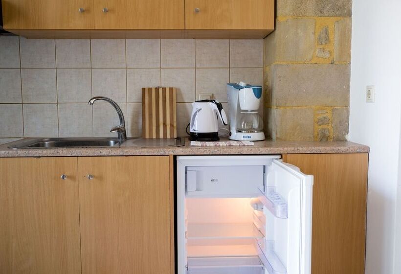 膳宿费 Agarathos Traditional Rooms