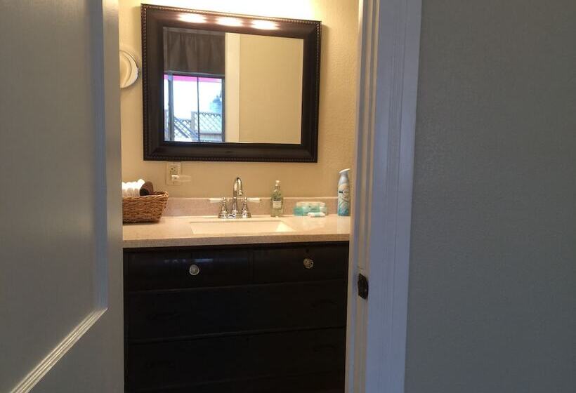 پانسیون Elmwood House