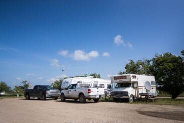 Wild Goose Motel And Campground