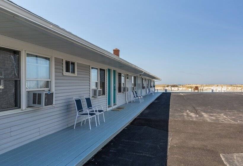 East Harbour Motel And Cottages