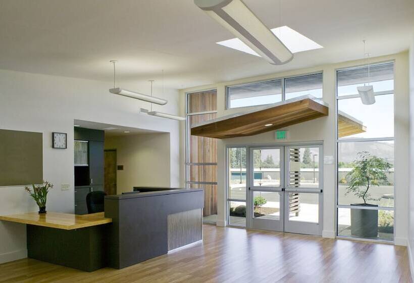 Hood River Hostel