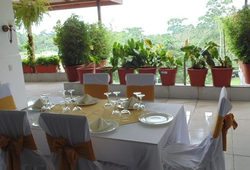 هتل Christian Resort