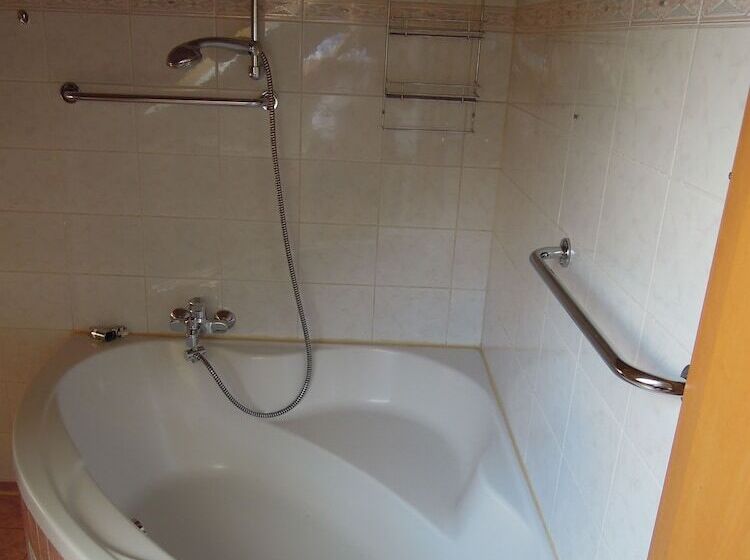 هتل Hostel Bregenz