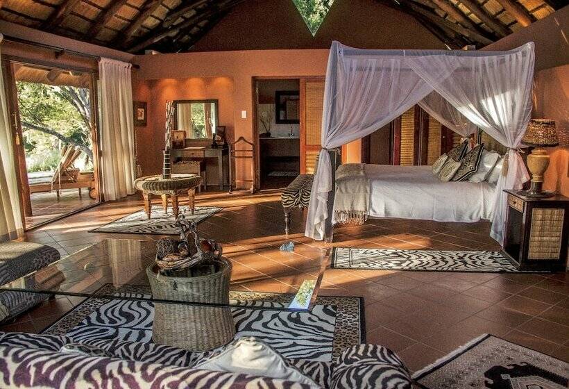 Отель Thula Thula Game Lodge