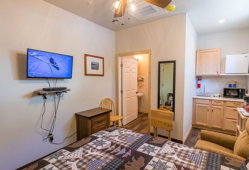 June Lake Motel