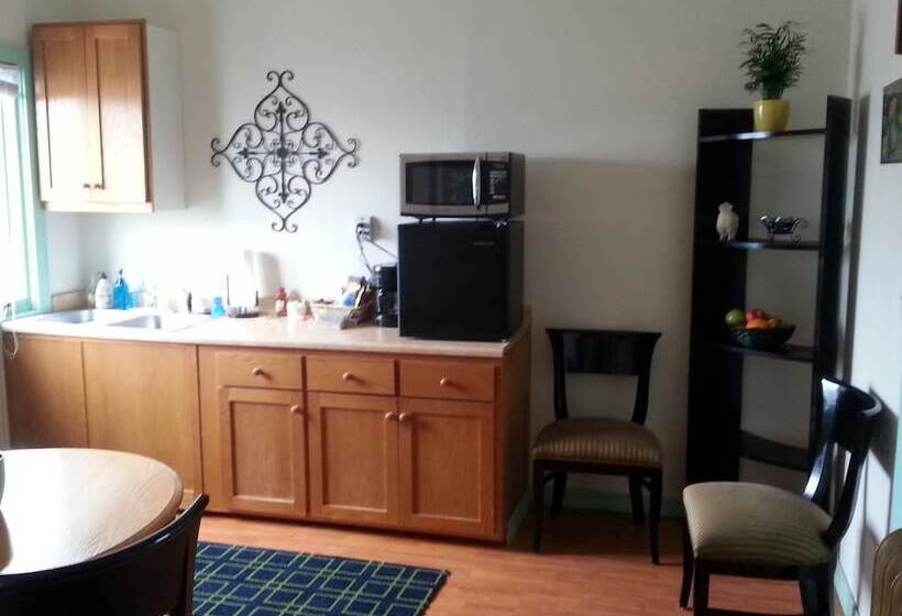 모텔 Hunters Hot Springs Resort