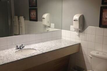 مُتل Perth Andover Motor Inn