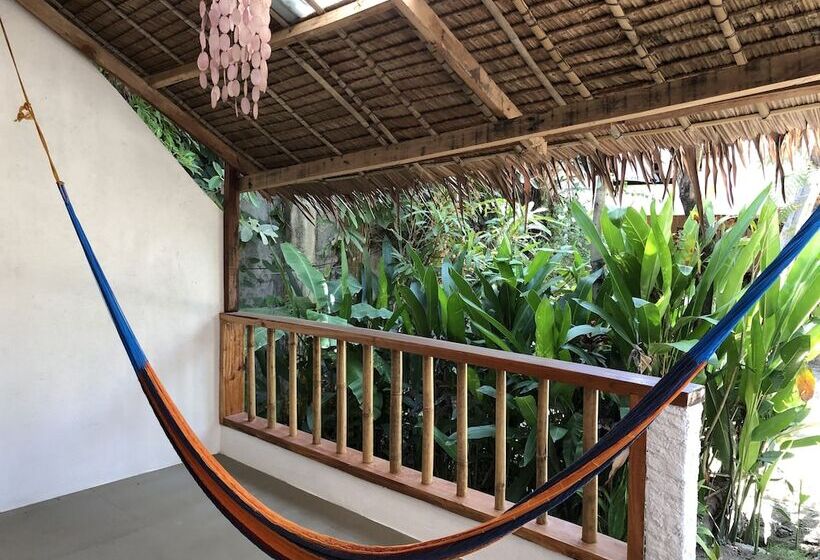 پانسیون Bamboo Bungalows