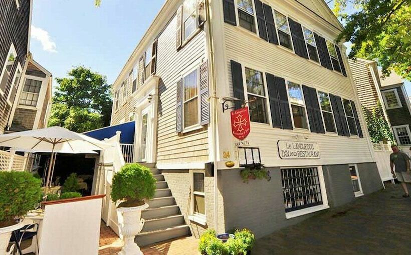 Pensionat Languedoc Inn & 3 Hussey St Guest House