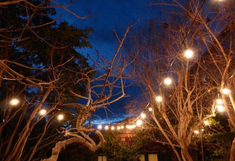 Redwood Hollow Cottages