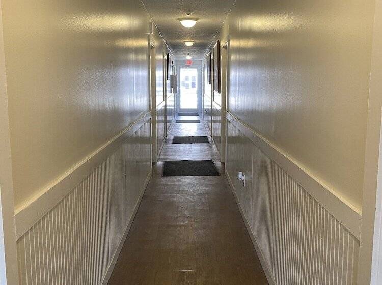 Seaview Pier And Motel