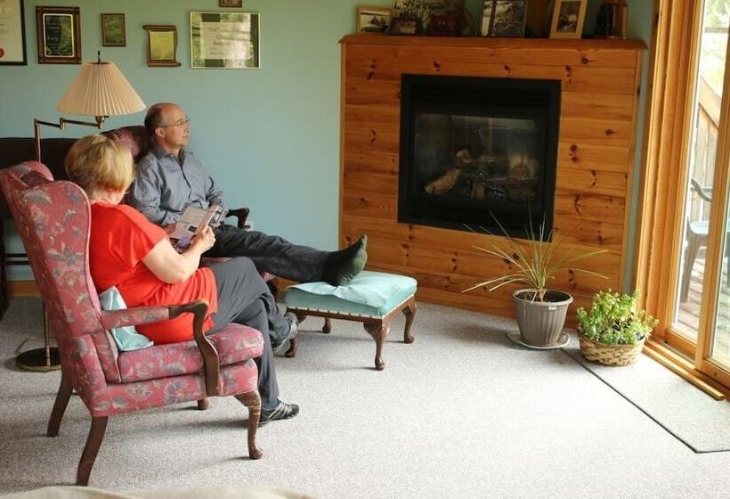 Sunny Rock B&b Haliburton