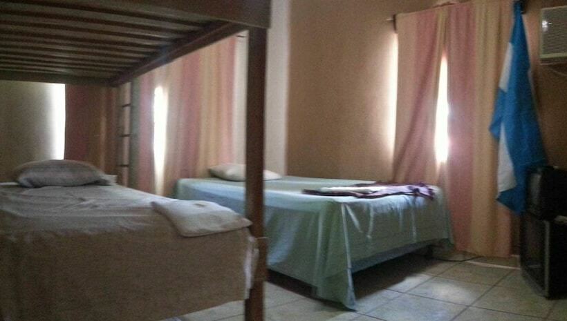 The Guaras Hostal   Hostel