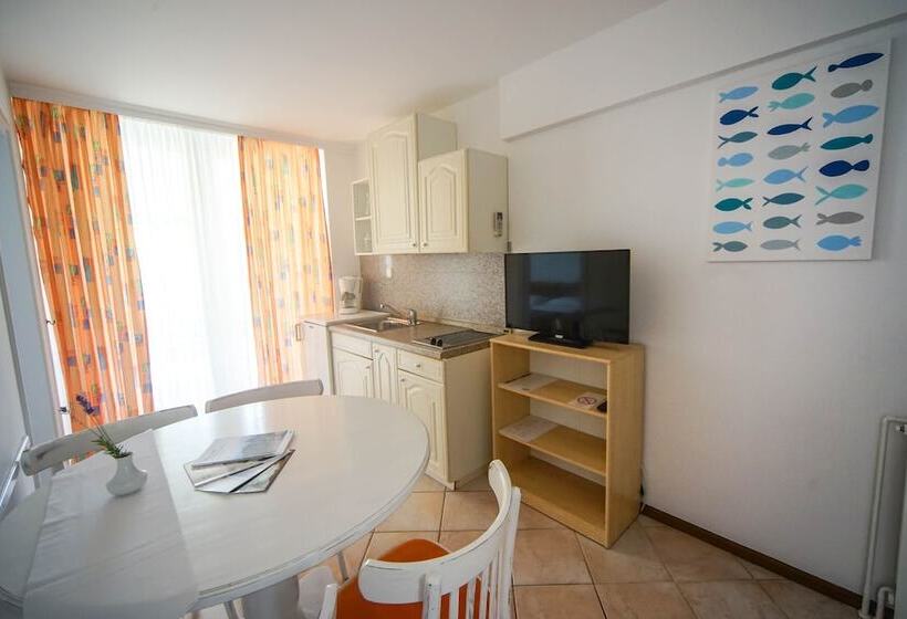 هتل Apartments And Rooms Degra