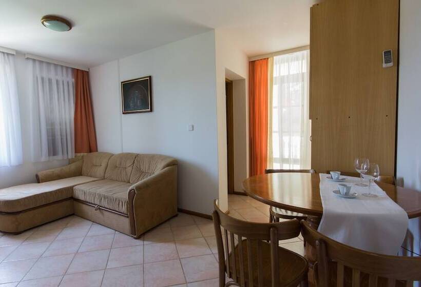 هتل Apartments And Rooms Degra