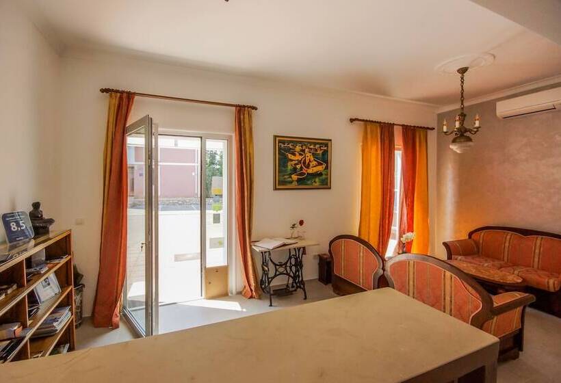 هتل Apartments And Rooms Degra