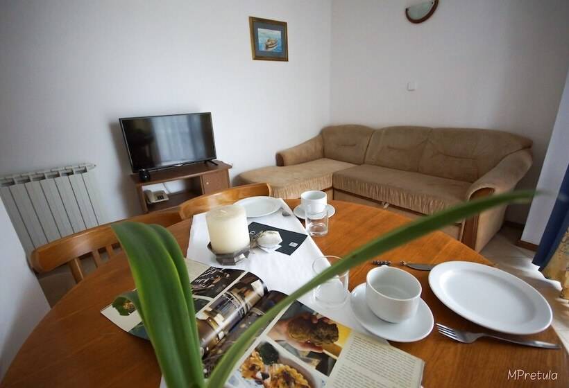 هتل Apartments And Rooms Degra