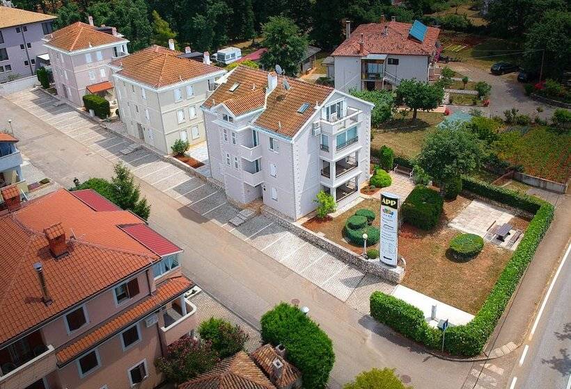 هتل Apartments And Rooms Degra