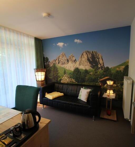 בית מלון כפרי Atrium Garni