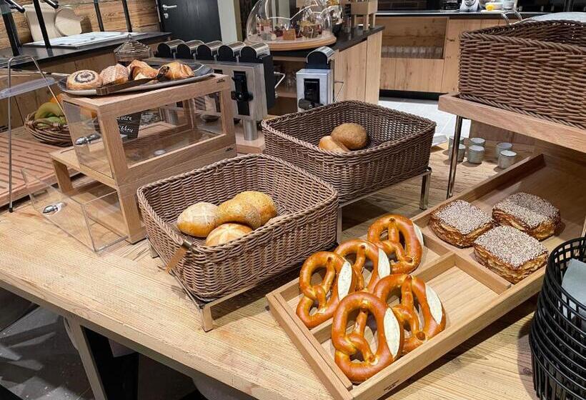 בית מלון כפרי Goldener Hirsch