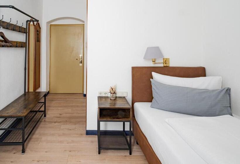 בית מלון כפרי Goldener Hirsch