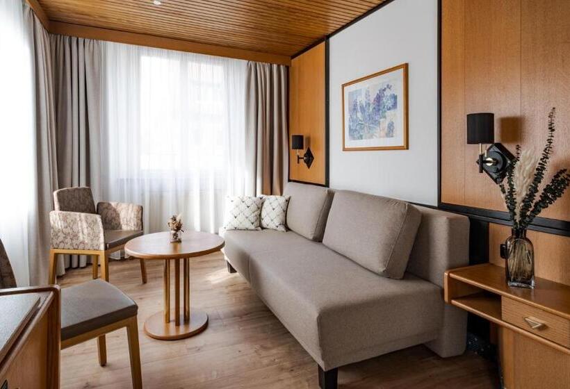 בית מלון כפרי Goldener Hirsch