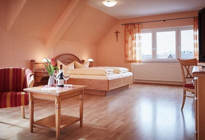 هتل Metzgereigasthof Rebstock