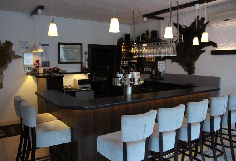 هتل Restaurant Jägerhof
