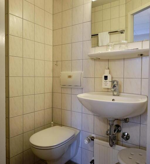 اقامتگاه St. Bonifatiuskloster   Geistliches Zentrum