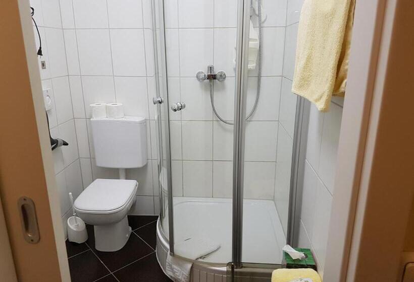 هتل Am Kuhbogen