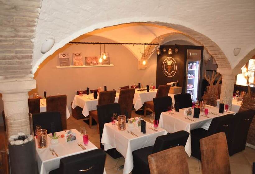 هتل Augustlhof Restaurant &