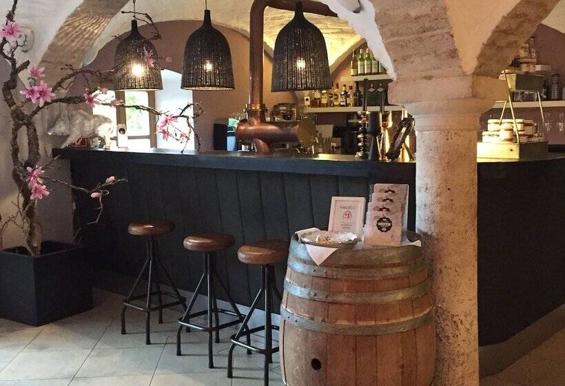 هتل Augustlhof Restaurant &