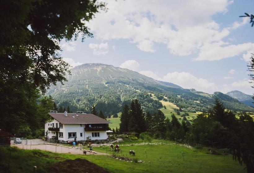 Hotel Gruppenhaus Dreimäderlhaus