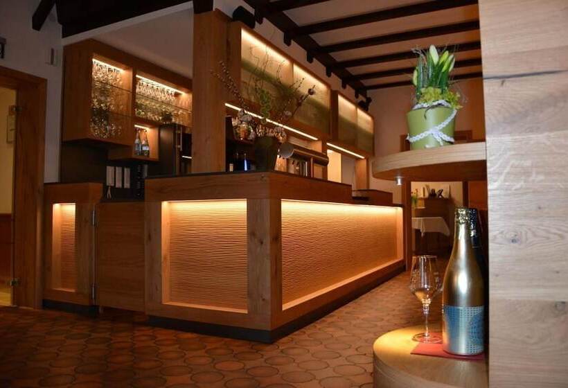 Пансион Die Krone Am Fluss   Landhotel Sindringen