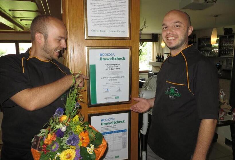 پانسیون Grüner Baum Mit Restaurant & Wellness