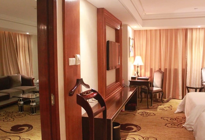 هتل Dongguan Century Palace