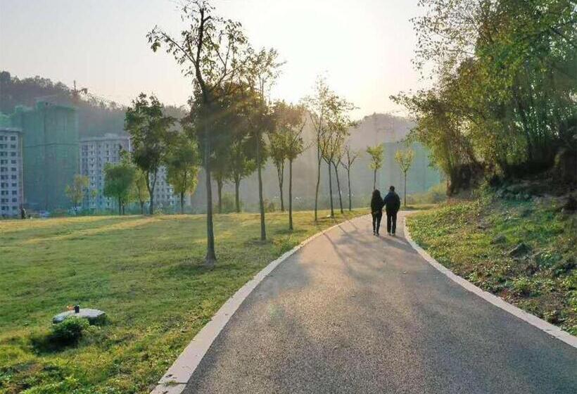 Hotel 7days Premium Yichang Yiling Branch