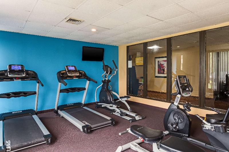 هتل Clarion Inn & Suites Stroudsburg   Poconos