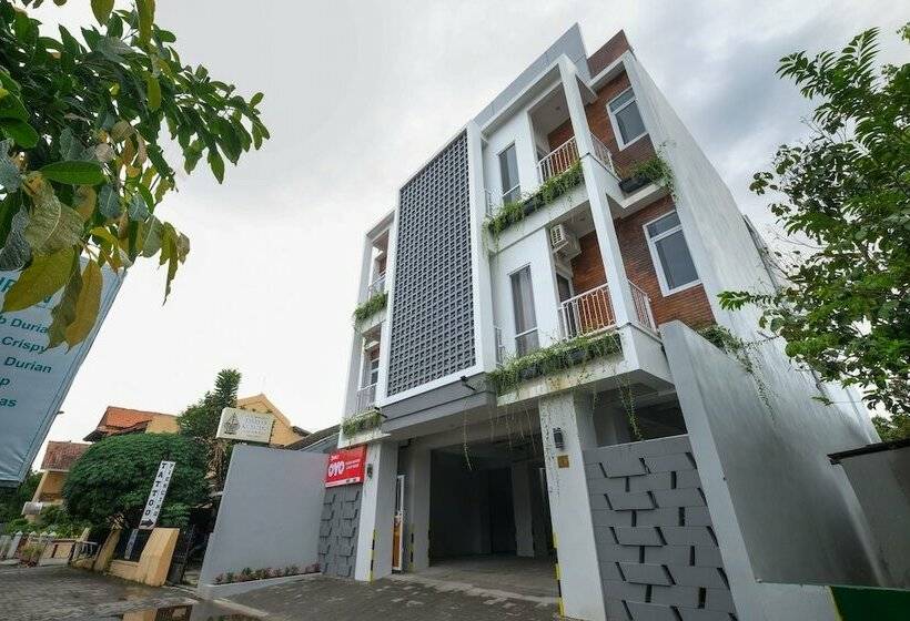 酒店 Damar Kusumo Guest House By Oyo Rooms