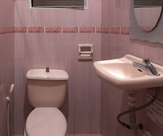 호텔 Darius' Residences By Oyo Rooms