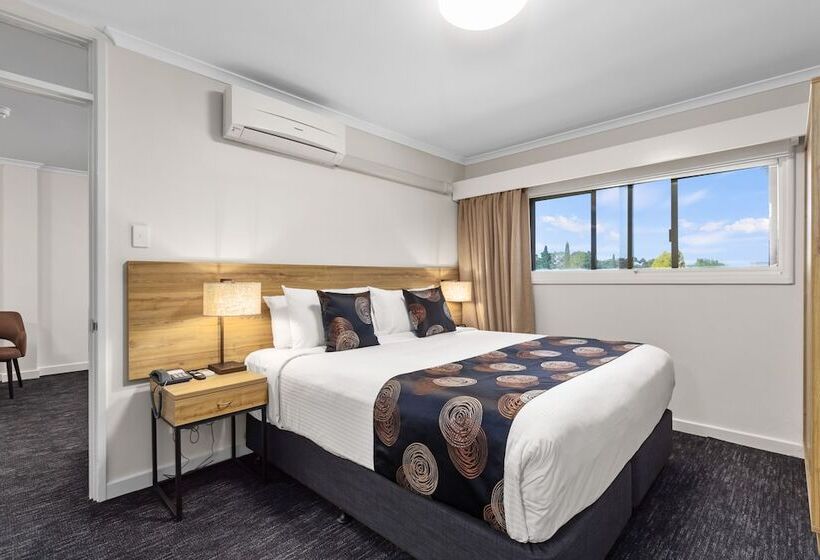 هتل Econo Lodge North Adelaide