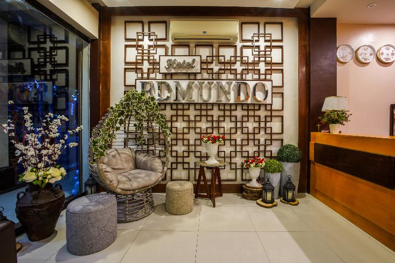 هتل Edmundo By Oyo Rooms