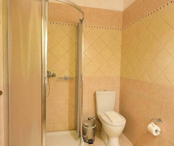 فندق Filoxenia By Grispos Villas